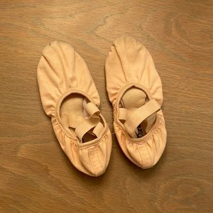 SoDanca- Pink Ballet shoes -size 4